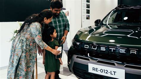 New Renault Duster Deliveries Begin: CEO François Provost Hands Over ...