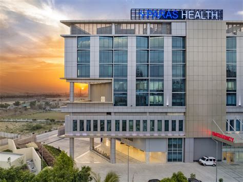 Hospital Building Design 的图像结果