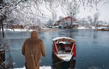 Kashmir Srinagar Houseboat Full Budget couple Package | srinagar ...