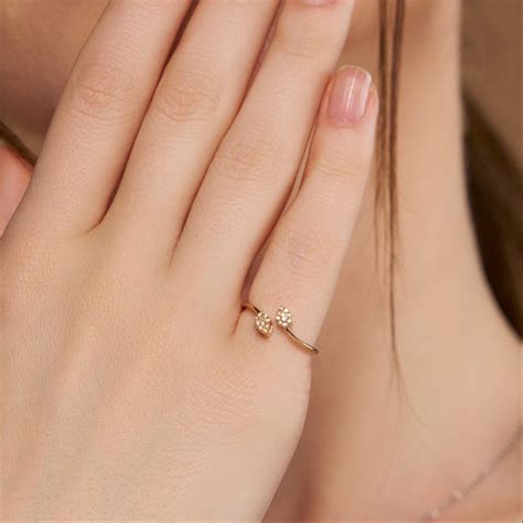Which Finger to Wear Silver Ring for Female - Best Finger