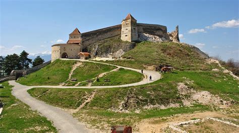 COMPLEX TURISTIC PUNTEA DILICII (Rasnov) - Ranch Reviews & Photos ...