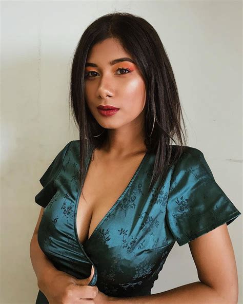 Busty North Eastern | Scrolller