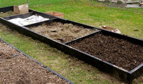 Lasagna Gardening   an Easy and Productive Way to Garden