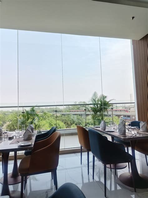 HOMETEL ALAMBAGH LUCKNOW - Hotel Reviews & Photos - Tripadvisor