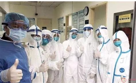 抗疫镜头丨武汉社区工作者和志愿者守护＂我的城＂|疫情|新冠肺炎_新浪新闻