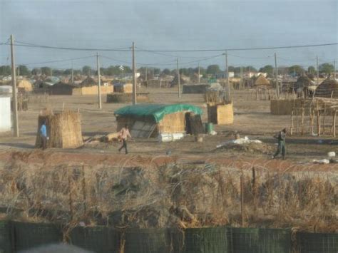 Refugees face uncertainty as north and south Sudan wrestle for oil-rich ...