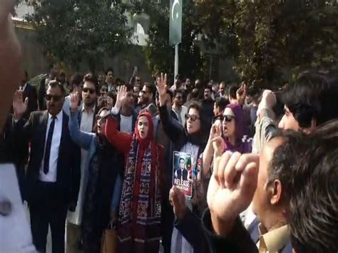 Pakistan: Section 144 enforced as PTI protests outside IHC over Imran ...