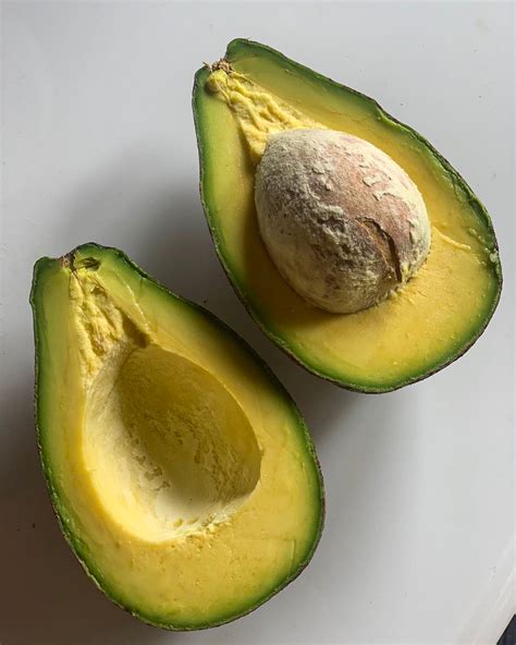 Avocados, fruits in 2025