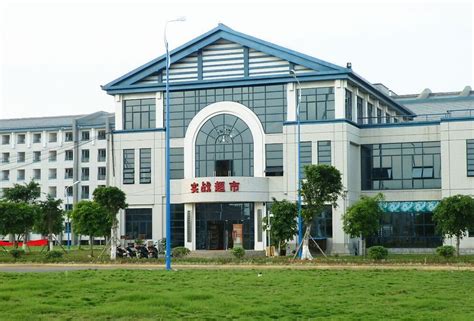 媒体报道：柳州首考！150名考生在柳州城市职业学院“拼抢”教育部1+X幼儿照护职业技能等级证书