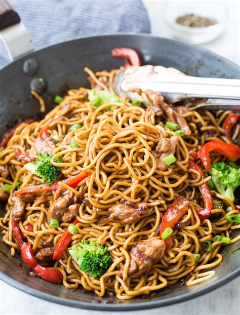 Chicken Ramen Noodle with a flavorful stir-fry sauce takes only 20 ...