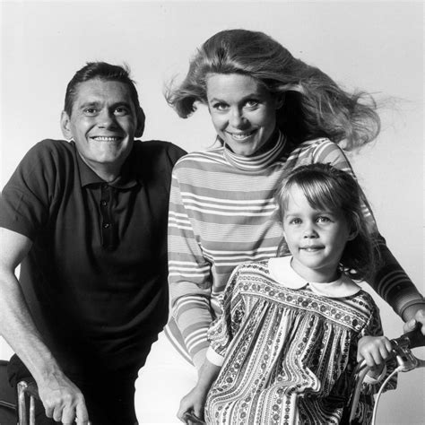 Rescuing Christmas (2023) Release Date, Cast, Spoilers, Plot - Parade