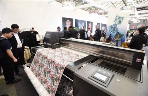 厂家直销高速四头数码直喷打印机 帆布条幅门幅直喷印刷机印花机-阿里巴巴
