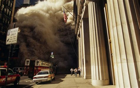 美国广播公司公布911世贸大楼被袭击时震撼照片_这里是美国_嘻嘻网