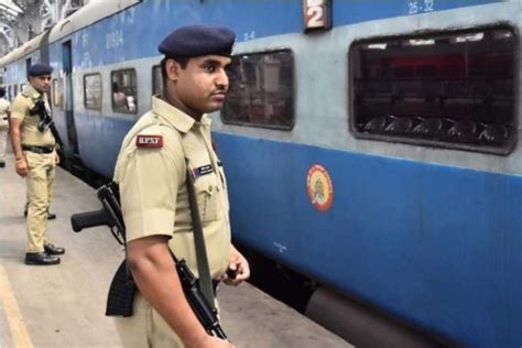 Senior officers to police mobile phone usage of RPF personnel
