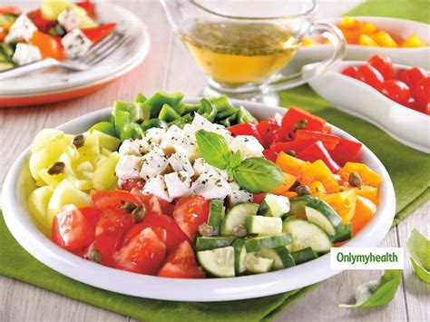 Here Are 5 Best And Worst Salads For Your Health | OnlyMyHealth