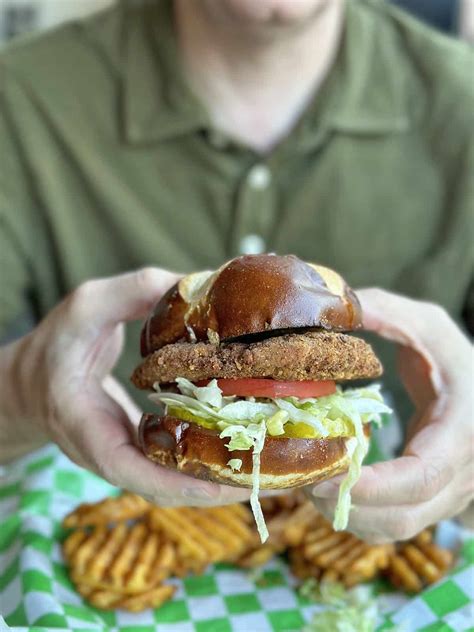 A day in the Windy City & vegan food Chicago - Cadry's Kitchen