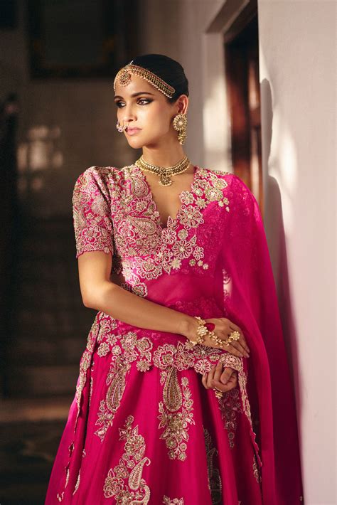 Allika Lehenga Set – Mrunalini Rao