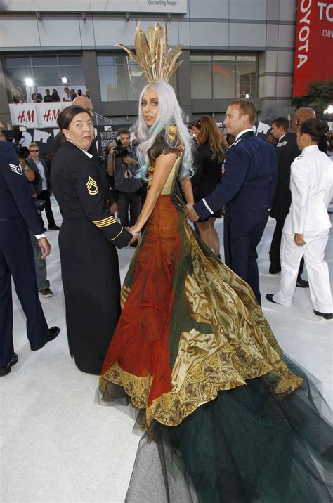 Lady Gaga Looks Obese in Bikini; Gains 30 Pounds [PHOTOS] - IBTimes India