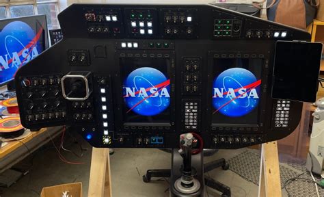 Large-Scale Jet Models 的图像结果