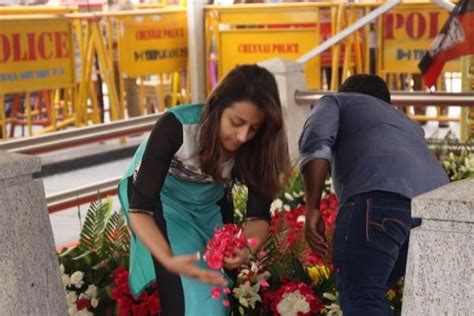 Trisha pays homage to Jayalalithaa's Memorial in Marina - Photos,Images ...