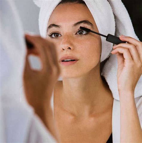 Elevate your lashes game with these eyelash growth serums