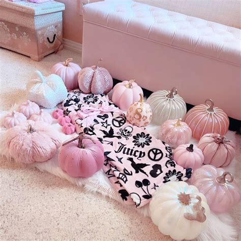 DIY Halloween Decor: Pink Pumpkin Party