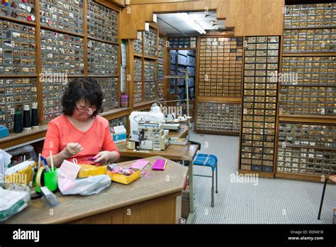 Small Shop Button 的图像结果