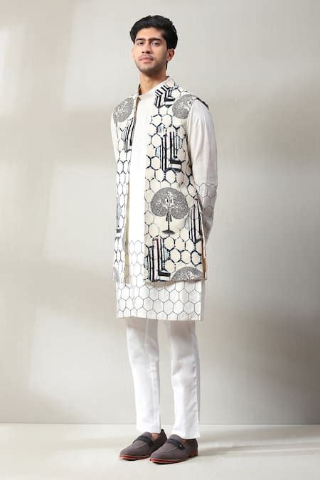 Buy Off White Handloom Cotton Embroidery Hexagon Print Bundi And Kurta ...
