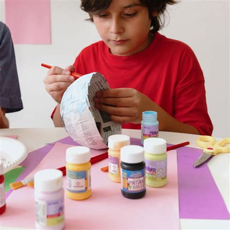 Crafts with Household Items 的图像结果