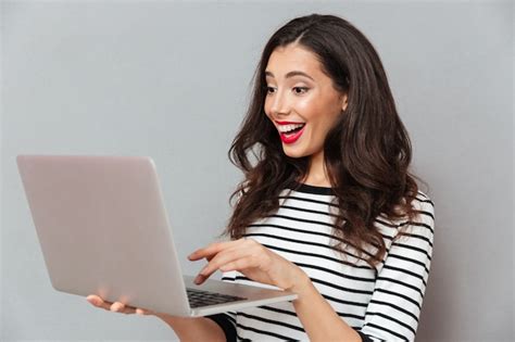 Happy Lady Using Computer 的图像结果