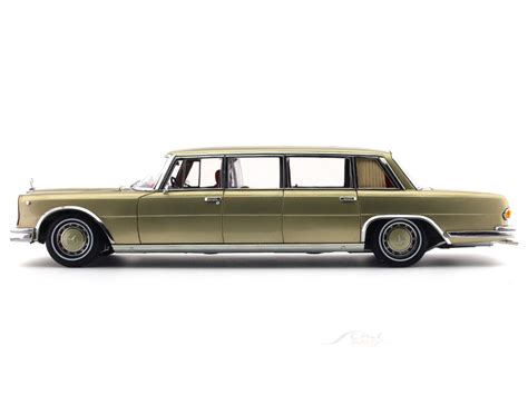Mercedes-Benz Pullman S600 golden 1:18 Kengfai diecast Scale Model ...
