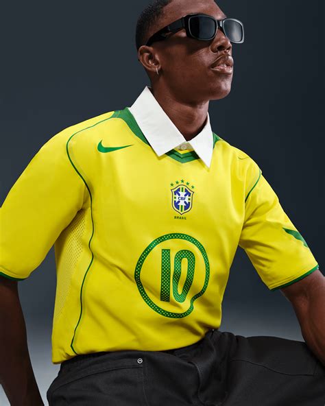 Brazil 2004 Total 90 Reissue Apparel Collection release date. Nike SNKRS