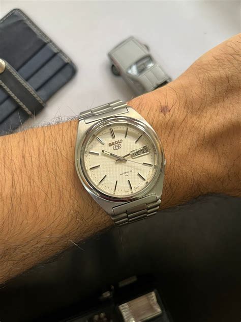 1983 Seiko 5 Textured White Dial (Pre Owned) – watchtopia.in