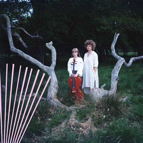 Unik minikoncert i bogbussen med LYNG //Roskilde Litteraturfestival ...