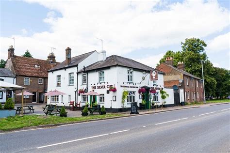 THE SILVER CUP (Harpenden) - B&B Reviews, Photos, Rate Comparison ...