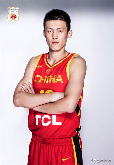 FIBA官网公布世界杯中国女篮12人大名单……|世界杯|中国女篮|迪拉娜_新浪新闻