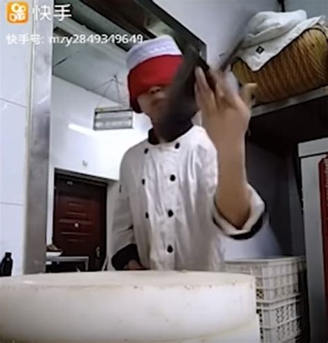 Do not try this at home: Blindfolded 17-year-old Chinese chef's knife ...