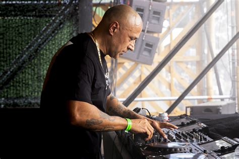 DJ Paul Elstak - Hoeksche Zaken