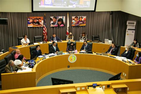 LAUSD reaches new agreement with UTLA for higher pay, smaller class ...
