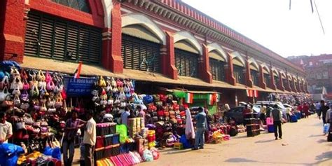 12 Amazing Places To Go Street Shopping In India In 2025!