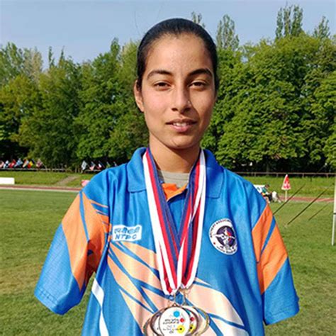 Who Is Sheetal Devi? Lesser Known Facts About The World's First Armless ...