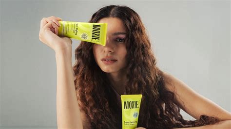 How Can You Reduce Curly Hair Frizz?