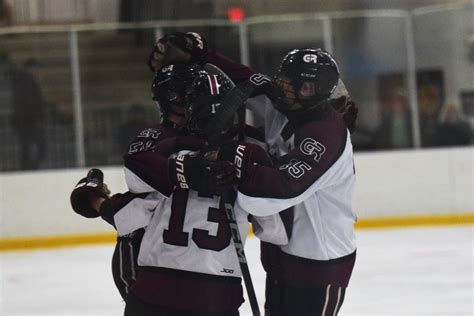 PHOTOS: Ice Hockey – Marysville vs Riverview Gabriel Richard – The News ...