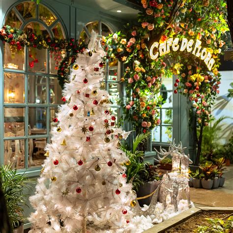 5 Cafes Decorated For Christmas 2022 | LBB, Delhi