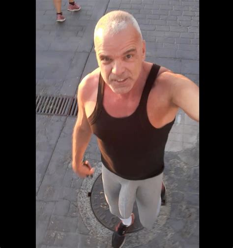 Obscene Bulge on public streets : r/Bulges