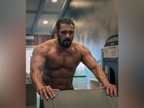 Salman sets temperature soaring in post-workout picture