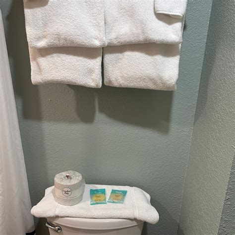 DESOTO BEACH HOTEL (Tybee Island) - Hotel Reviews, Photos, Rate ...