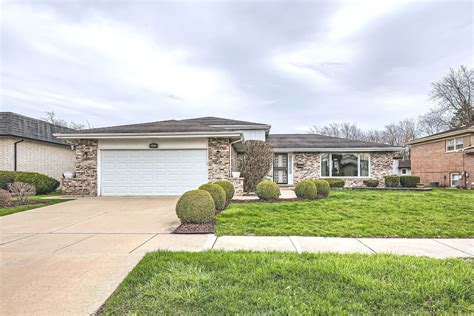 253 S Ellis Ave, Glenwood, IL 60425 | Homes.com