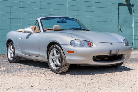 No Reserve: 25k-Mile 1999 Mazda MX-5 Miata 5-Speed for sale on BaT Auctions - sold for $11,500 ...