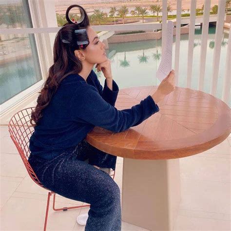 Coronavirus pandemic: Sana Khaan shares throwback pictures of her ...